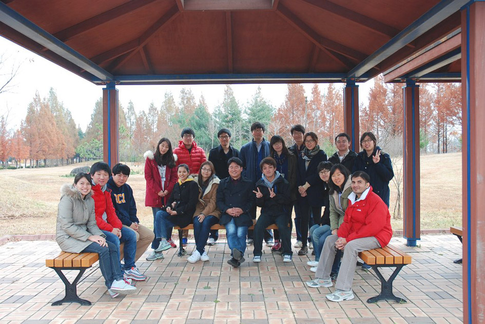 Joon's Group 2012 (2).jpg